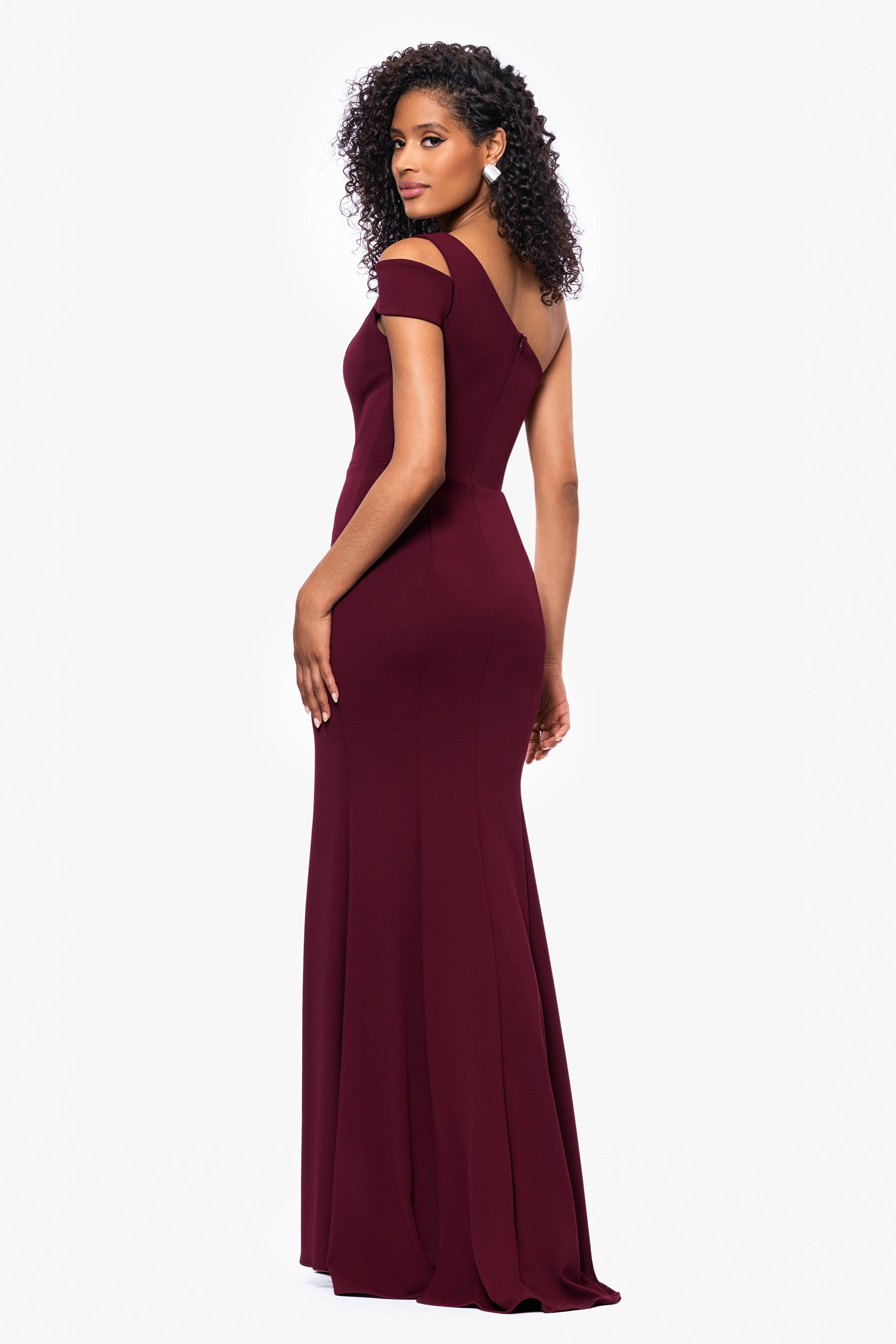 Betsy & Adam Allover Lace Mermaid Double Plunge Neckline Floor Gown store in Burgundy